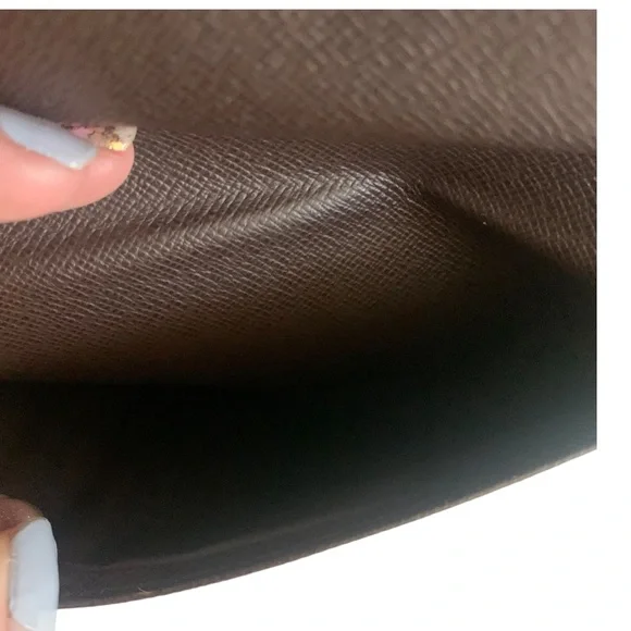 #98 LOUIS VUITTON | Authentic 2006 Damier Ebene Alexandra Wallet - Picture 10 of 15